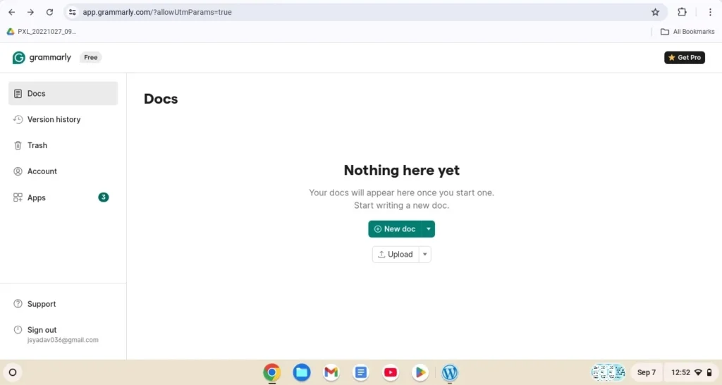 Best Free AI Grammar and Writing Checker Tools 2025 - Grammarly online editor dashboard showing empty documents section with options to create a new doc or upload a file.