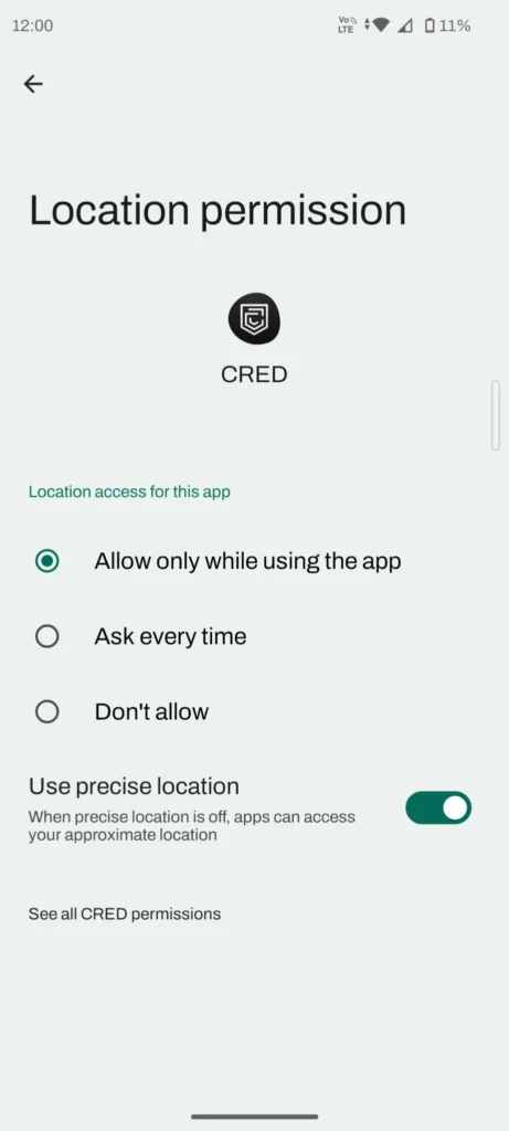 Android App Permissions में Location permission settings, जहाँ “Allow only while using the app” option दिखाया गया है